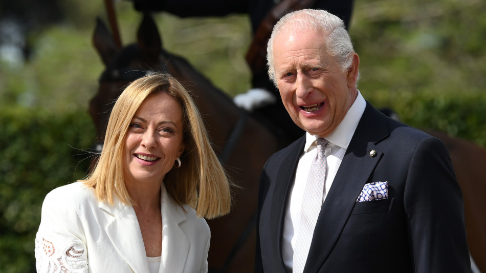 Meloni riceve re Carlo a Villa Doria Pamphilj