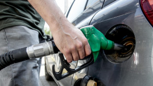 Mimit, prezzo benzina self supera 2,1 euro in autostrada