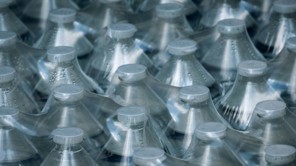 Eaux en bouteille: Bruxelles d&eacute;c&egrave;le de "s&eacute;rieuses lacunes" dans les contr&ocirc;les en France