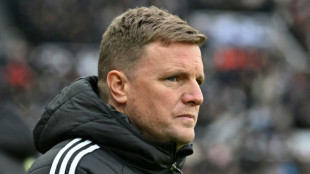 Newcastle's Howe rules himself out of Man Utd job