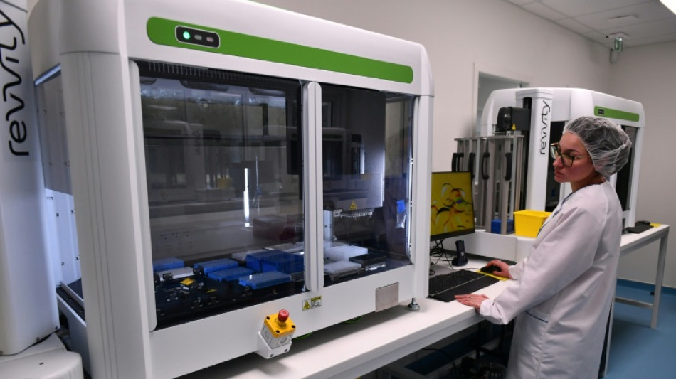 Endometriosis test backed by French government under scrutiny