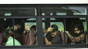 Panam&aacute; deporta a 130 migrantes de India que cruzaron selva de Dari&eacute;n
