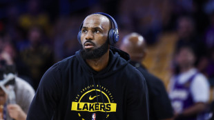 Nba: LeBron sfider&agrave; i Knicks campioni all'esordio con Philadelphia