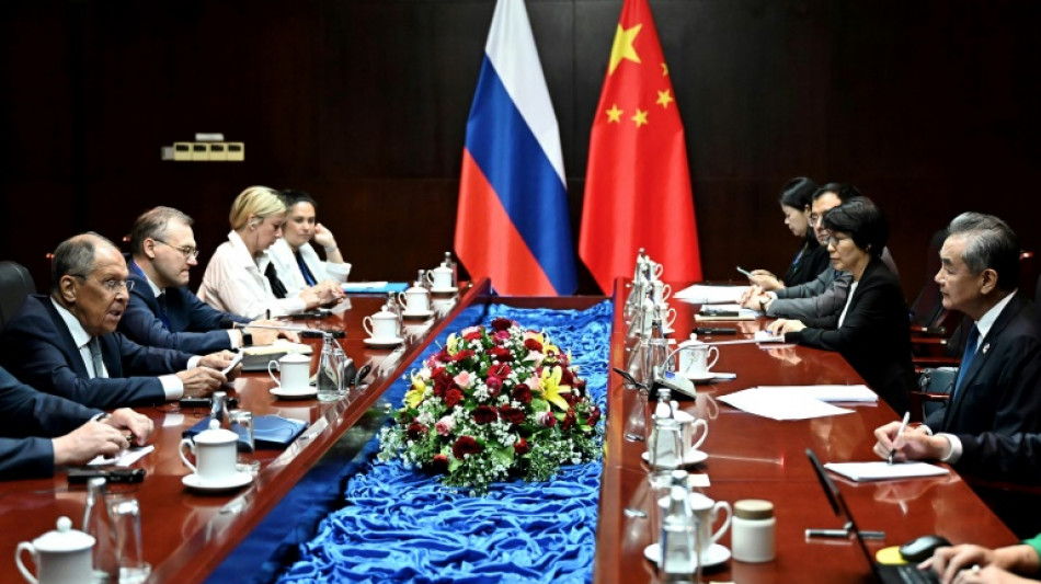 Los cancilleres de China y Rusia se re&uacute;nen al margen de encuentro ministerial en Laos