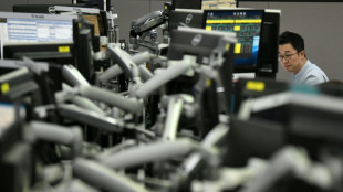 Stocks rise as all eyes on corporate earnings