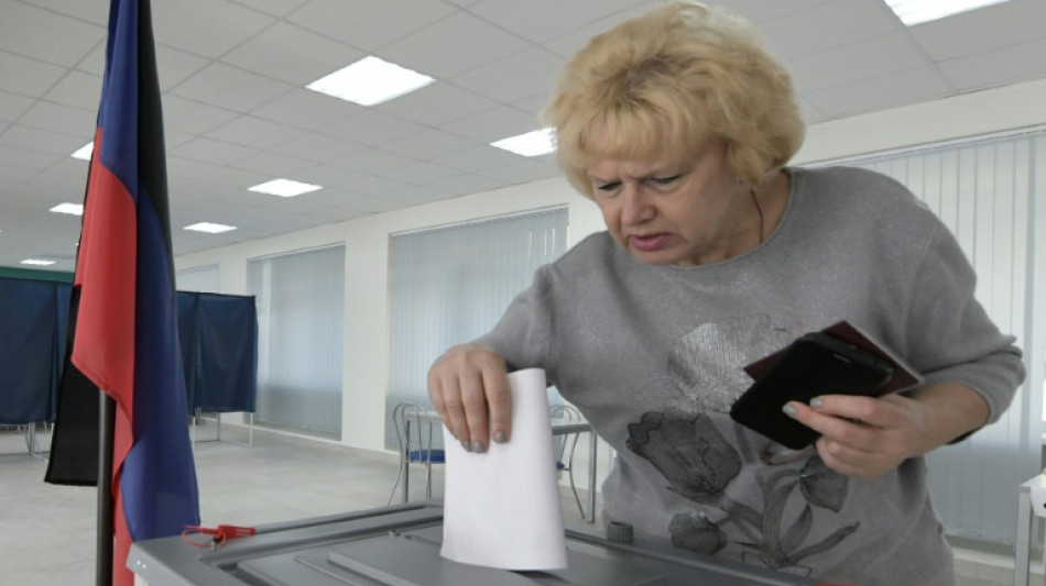 Kommission meldet klaren Sieg von Putins Partei bei "Wahl" in besetzten Gebieten