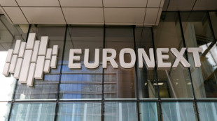 Bourses europ&eacute;ennes: Paris en hausse &agrave; contre-courant des autres march&eacute;s en Europe