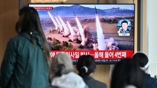 L&iacute;der de Corea del Norte supervisa simulacro de "contrataque nuclear"