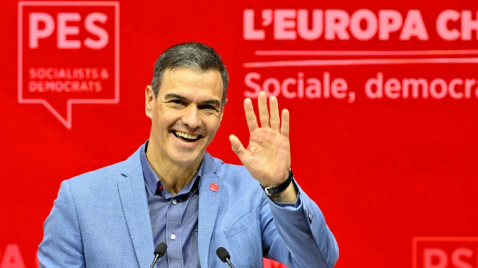 Socialistas europeus lan&ccedil;am campanha eleitoral em Roma contra 'os fantasmas do passado'