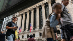 Wall Street surmonte l'anxi&eacute;t&eacute; li&eacute;e au Moyen-Orient gr&acirc;ce &agrave; l'emploi am&eacute;ricain