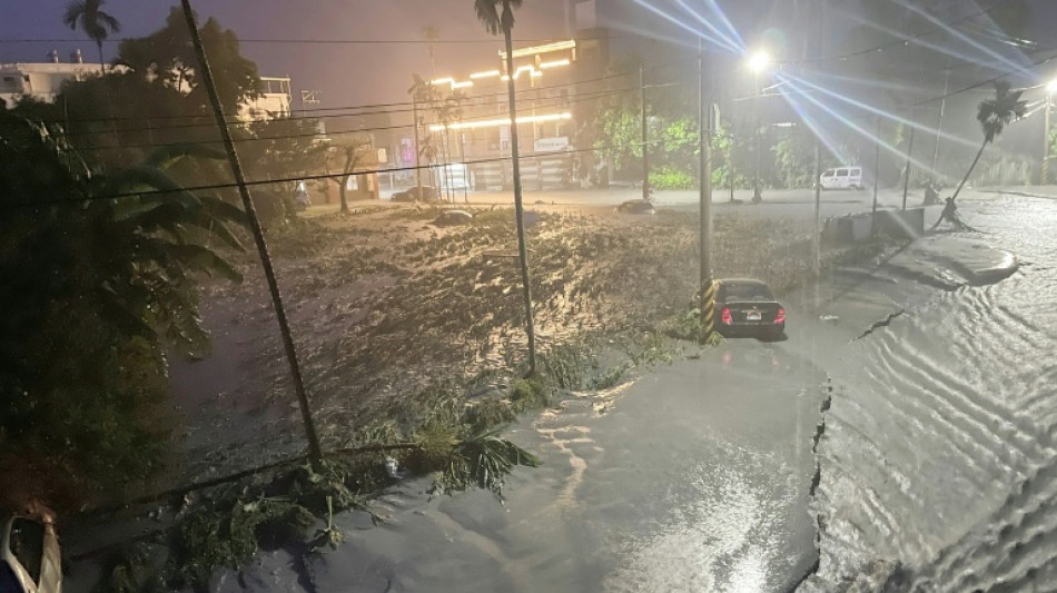 Hong Kong en alerte maximale face au super typhon Ragasa, 14 morts à Taïwan