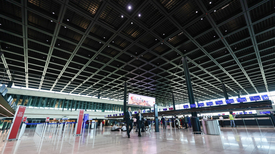 Allarme malaria a Francoforte, morto un dipendente dell'aeroporto