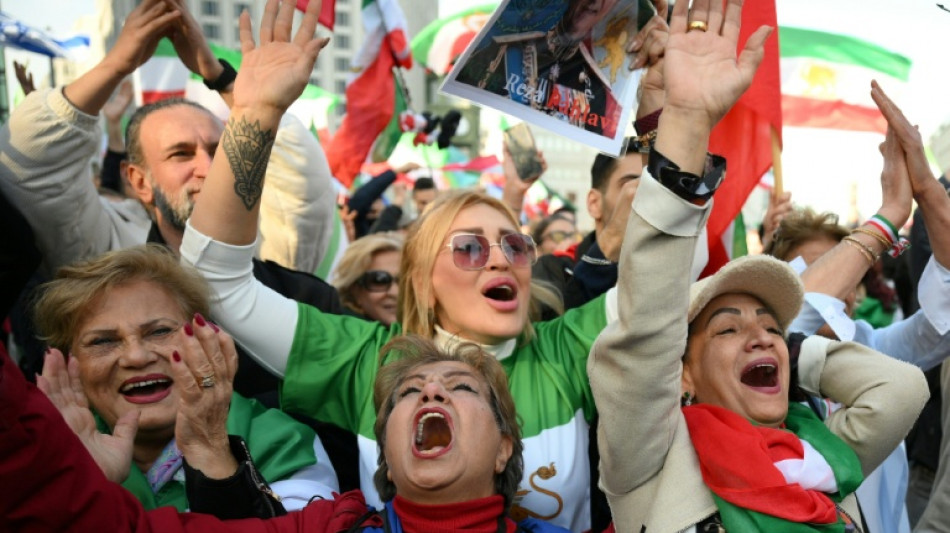 Nach Angriffen gegen Iran: Demos und Freudenfeiern in deutschen St&auml;dten