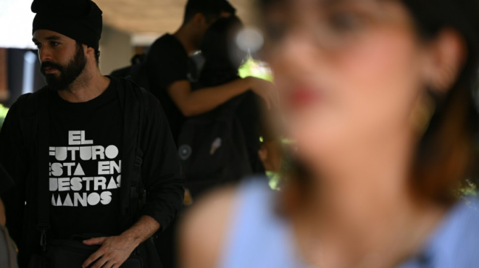 Desconfianza y esperanza en los j&oacute;venes de Venezuela ante su primera elecci&oacute;n