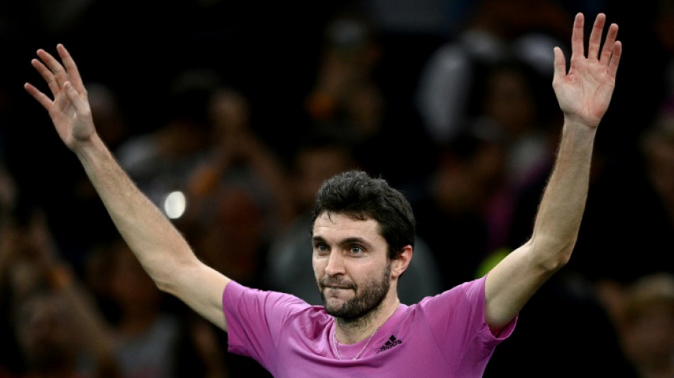 Masters 1000 de Paris: Simon renverse Murray au 1er tour pour le dernier tournoi de sa carri&egrave;re