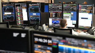 Borsa: l'Europa avanti mista con il tech sotto pressione, Milano -0,98%