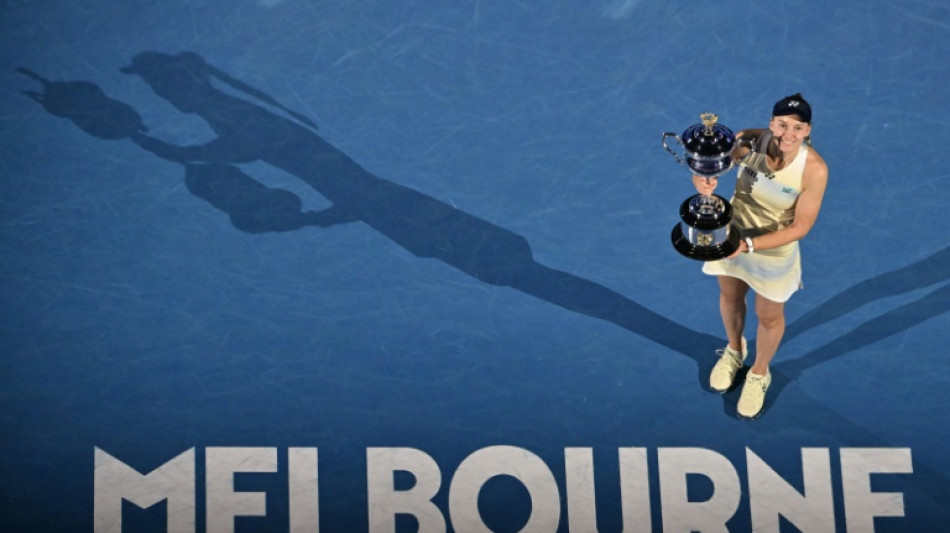 Open d'Australie: Rybakina soul&egrave;ve son deuxi&egrave;me troph&eacute;e du grand Chelem
