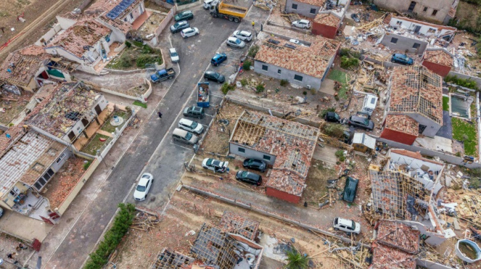 Apr&egrave;s la tornade d&eacute;vastatrice, le village de Pomas panse ses plaies