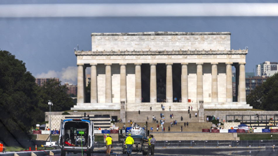 Trump chiede alla procuratrice di riaprire il caso della vasca del Lincoln Memorial