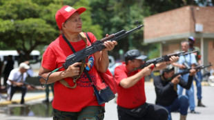 Venezuela entrena militarmente a civiles ante un eventual ataque de EEUU