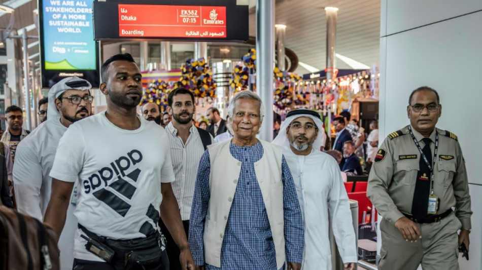 El premio nobel Yunus regresa a Banglad&eacute;s para encabezar el gobierno interino