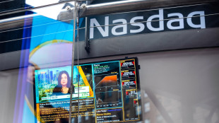 Wall Street peggiora, Dj -1,30%, Nasdaq -2,01%