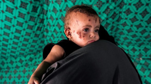 Un beb&eacute; sobrevive en un bombardeo israel&iacute; que mata a 10 miembros de una familia en Gaza