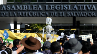 El Congreso de El Salvador aprueba reintroducir la miner&iacute;a met&aacute;lica a pedido de Bukele