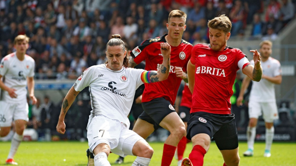 Zweitliga-Meister: St. Pauli kr&ouml;nt seine Saison
