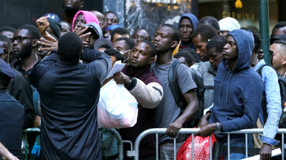 Crise migrat&oacute;ria custar&aacute; a Nova York US$ 12 bi em 3 anos, diz prefeito