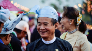 Ex-presidente de Mianmar recebe indulto; pena da Nobel da Paz Suu Kyi &eacute; reduzida