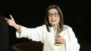 Bundespr&auml;sident Steinmeier verleiht Schlagerlegende Nana Mouskouri Verdienstorden