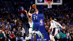 NBA: les Mavericks disposent des Lakers, les Sixers g&acirc;chent le No&euml;l des Knicks