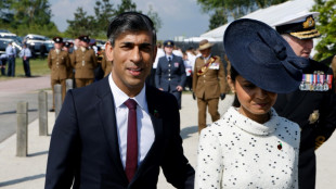 El primer ministro brit&aacute;nico pide perd&oacute;n por acortar su asistencia a la conmemoraci&oacute;n del "D&iacute;a D"