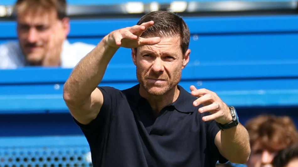 Alonso won't confirm Fernandez will remain at Chelsea after Man City link