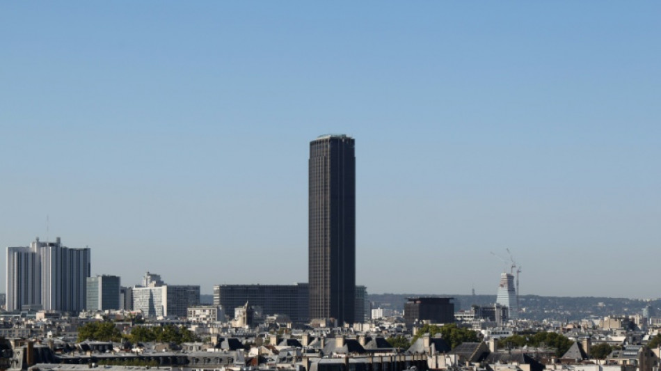 Le vaste projet de r&eacute;novation de la tour Montparnasse tombe &agrave; l'eau