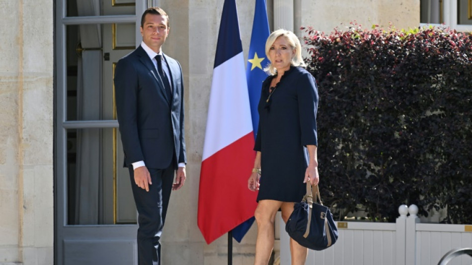 Ultraderechista Le Pen pide recurrir a refer&eacute;ndums para salir del bloqueo pol&iacute;tico en Francia