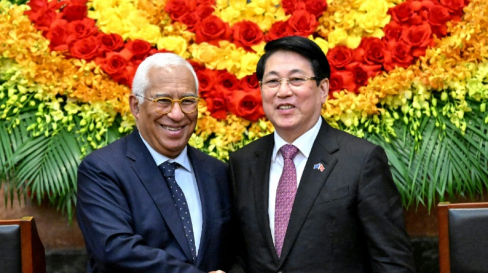 Vietnam, EU vow stronger ties as bloc's chief visits Hanoi