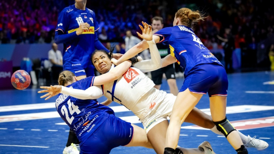 Mondial de hand: un de chute pour les Bleues, qui retrouveront le Danemark en quarts