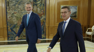 Spanish king calls on right-wing leader to try to form govt
