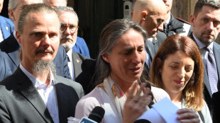 Catherine in lacrime, vogliamo tornare a essere di nuovo una famiglia