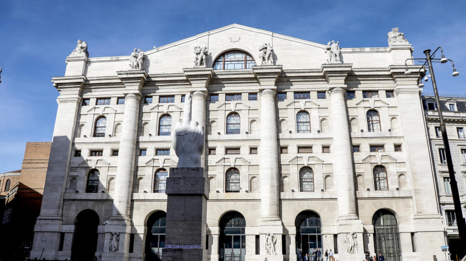 Borsa: Milano apre in calo, Ftse Mib -0,61%