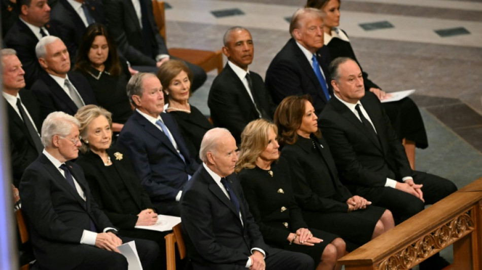 Autour du cercueil de Carter, une fugace image d'unité