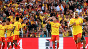 Lens hammer Auxerre thanks to Thauvin penalty double