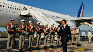 Macron à La Réunion pour faire le point sur le chikungunya et les dégâts du cyclone Garance