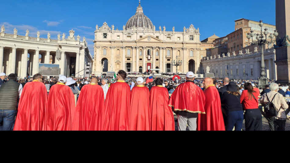 Papa: gi&agrave; 10mila persone a San Pietro per insediamento