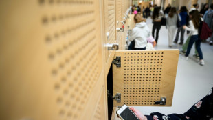 &iquest;Y si los alumnos dejan los celulares fuera del aula? Francia prueba la "pausa digital"