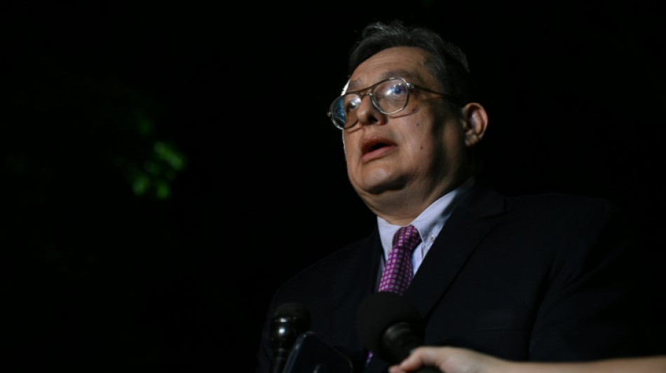 Un abogado dice que Gonz&aacute;lez Urrutia fue v&iacute;ctima de un "chantaje" para abandonar Venezuela
