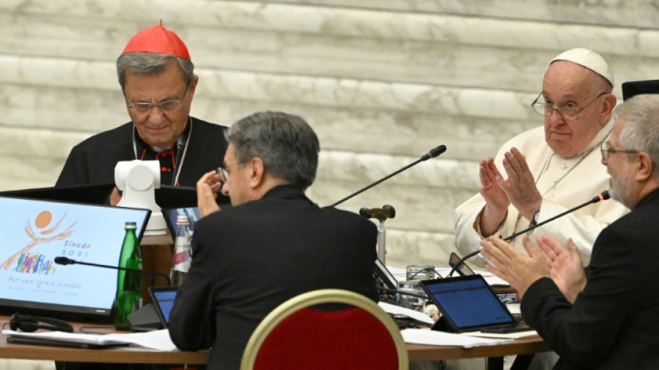 La Iglesia cat&oacute;lica deja "abierta" la cuesti&oacute;n de la ordenaci&oacute;n de las mujeres