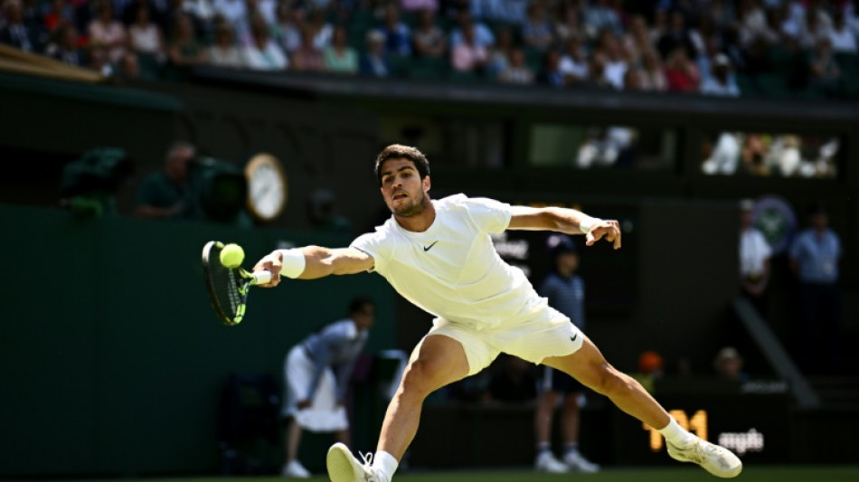 Alcaraz shines as Djokovic faces Wimbledon 'duel of veterans'